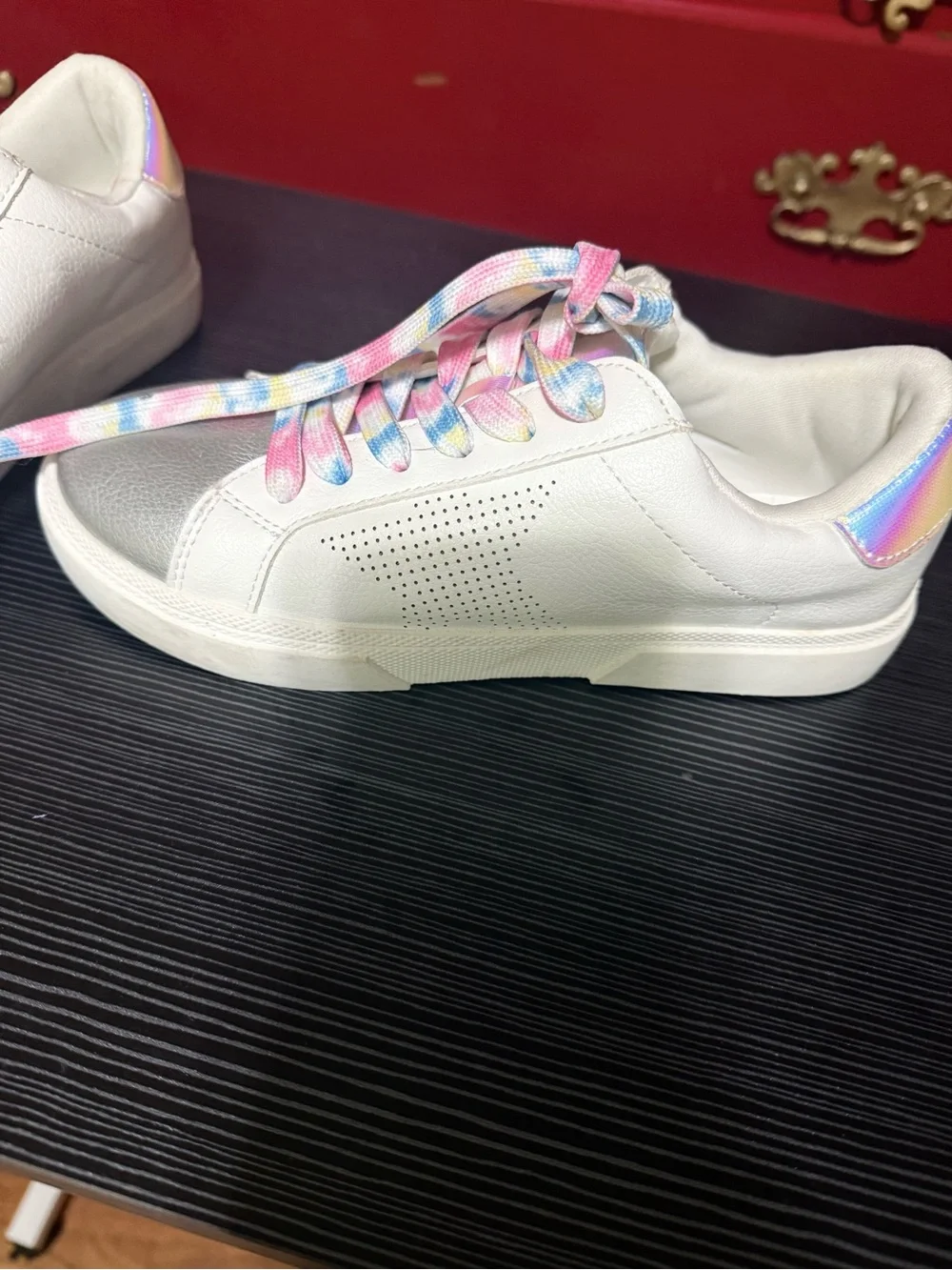 Girls stylish sneakers with star logo
